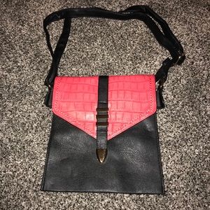 Red black envelope style crossbody NWT